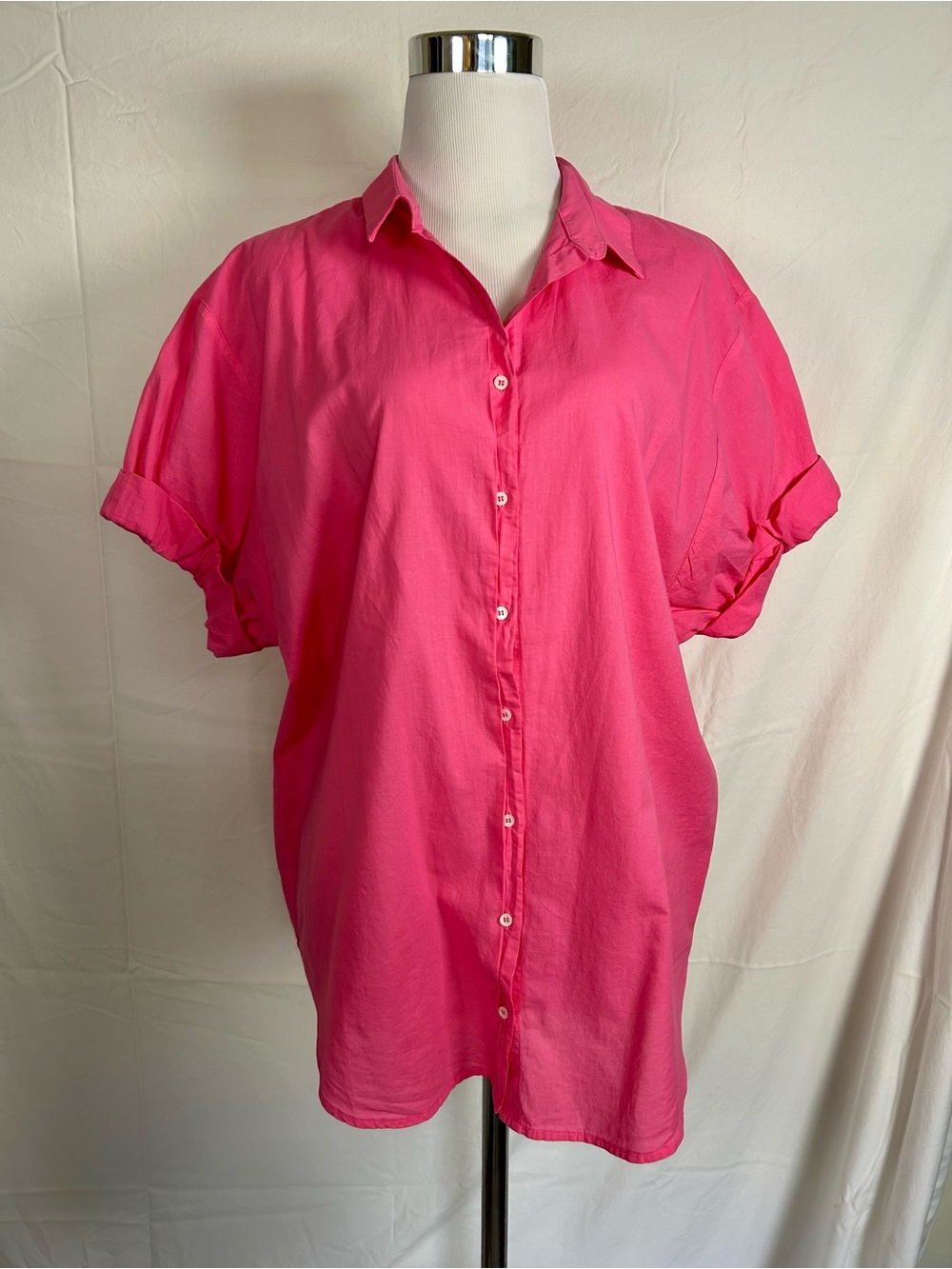 XiRENA Channing Women's Short-Sleeve Button-Front Shirt Fuchsia - Picture 4 of 11